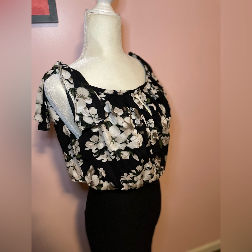 Black and floral Stop Staring! 40s/50s inspired dress